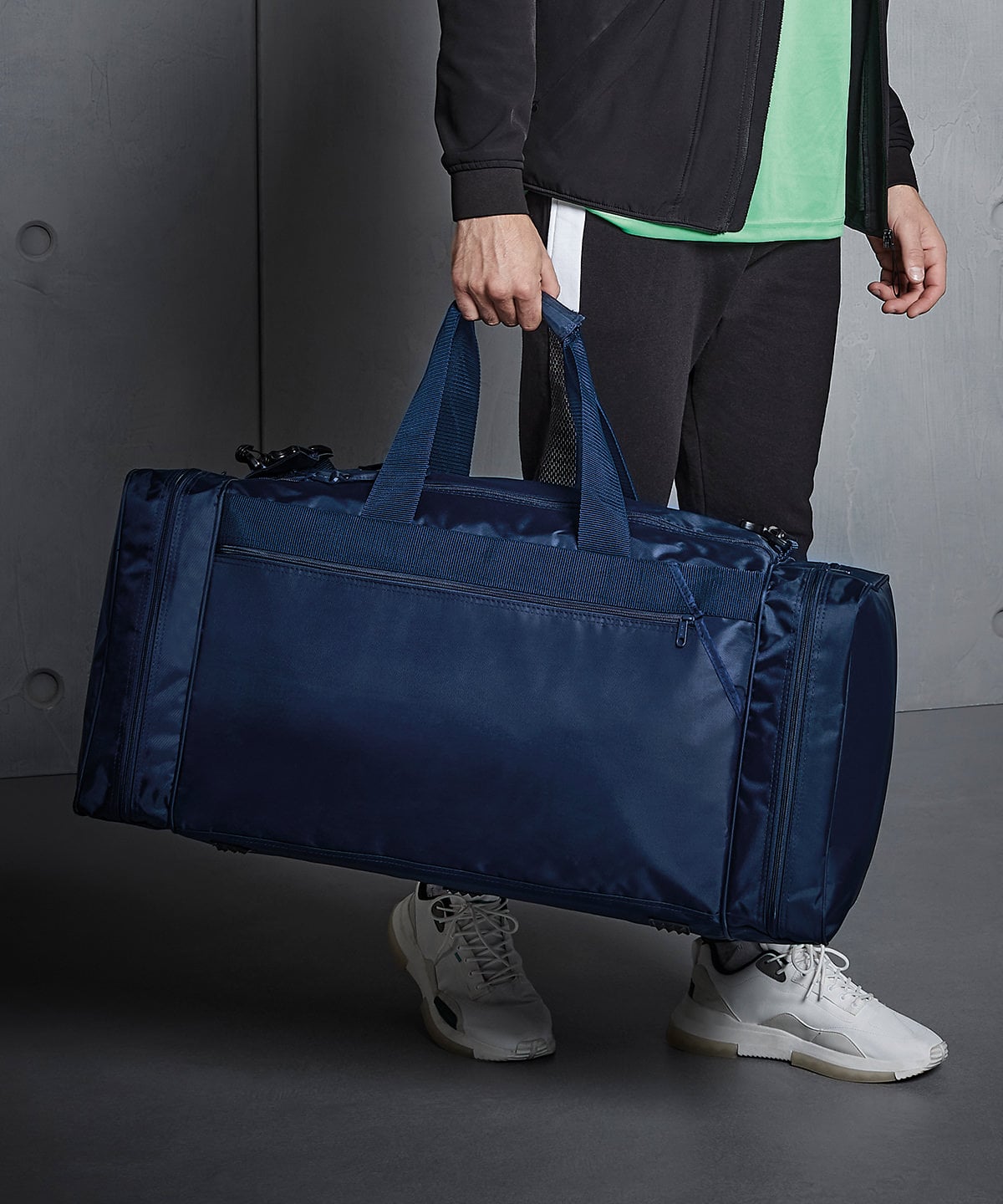 Quadra QD080 Jumbo Sports Holdall | Personalised Team & Travel Holdall