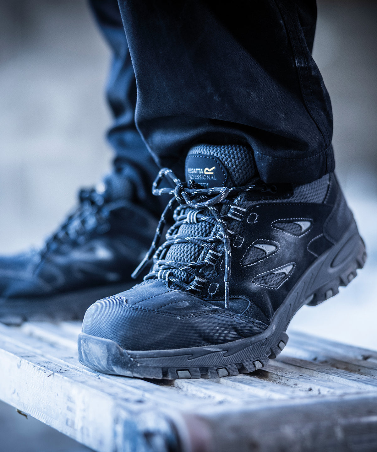 Mudstone S1P safety trainers