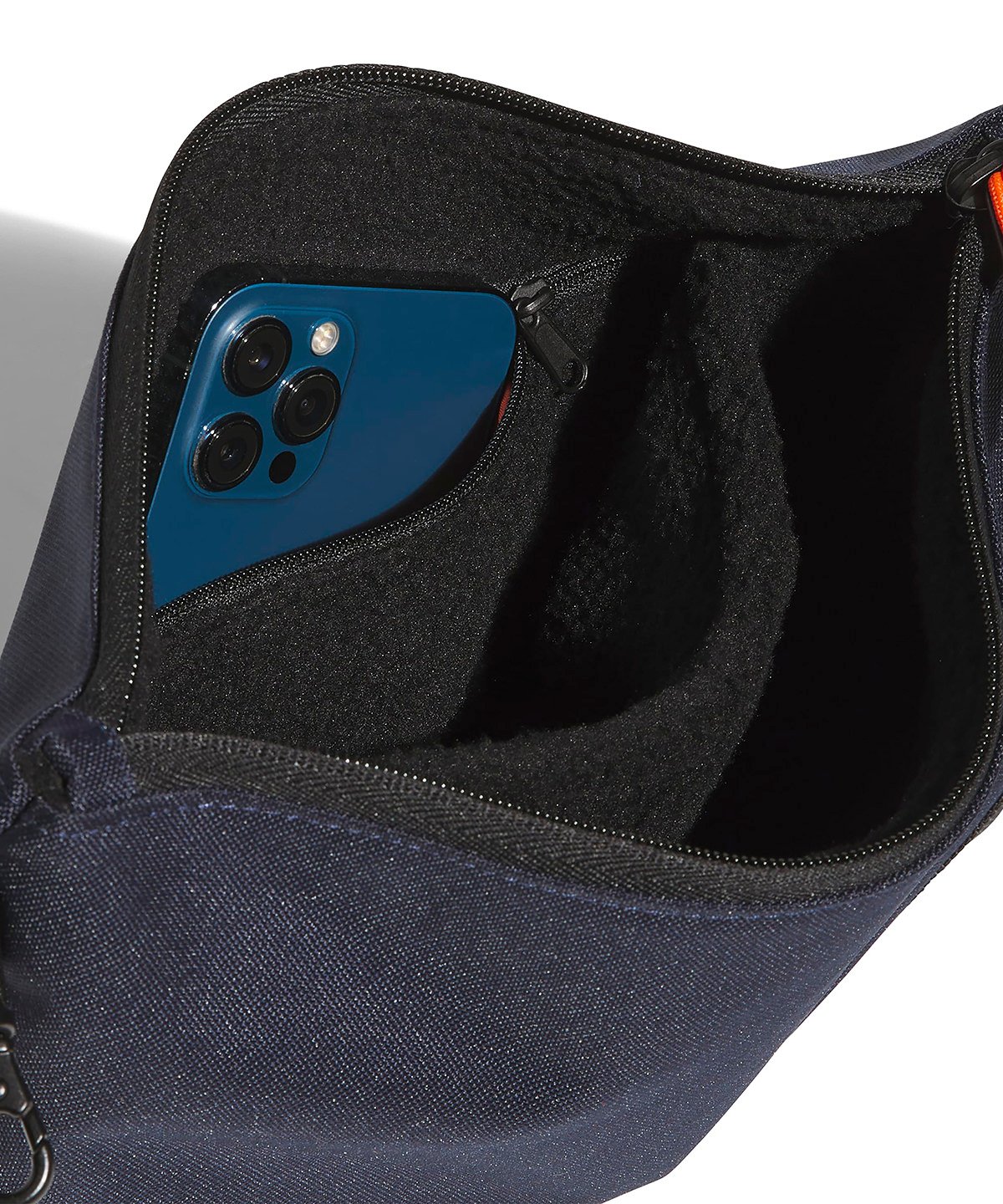 AD198 | Valuables pouch | adidas