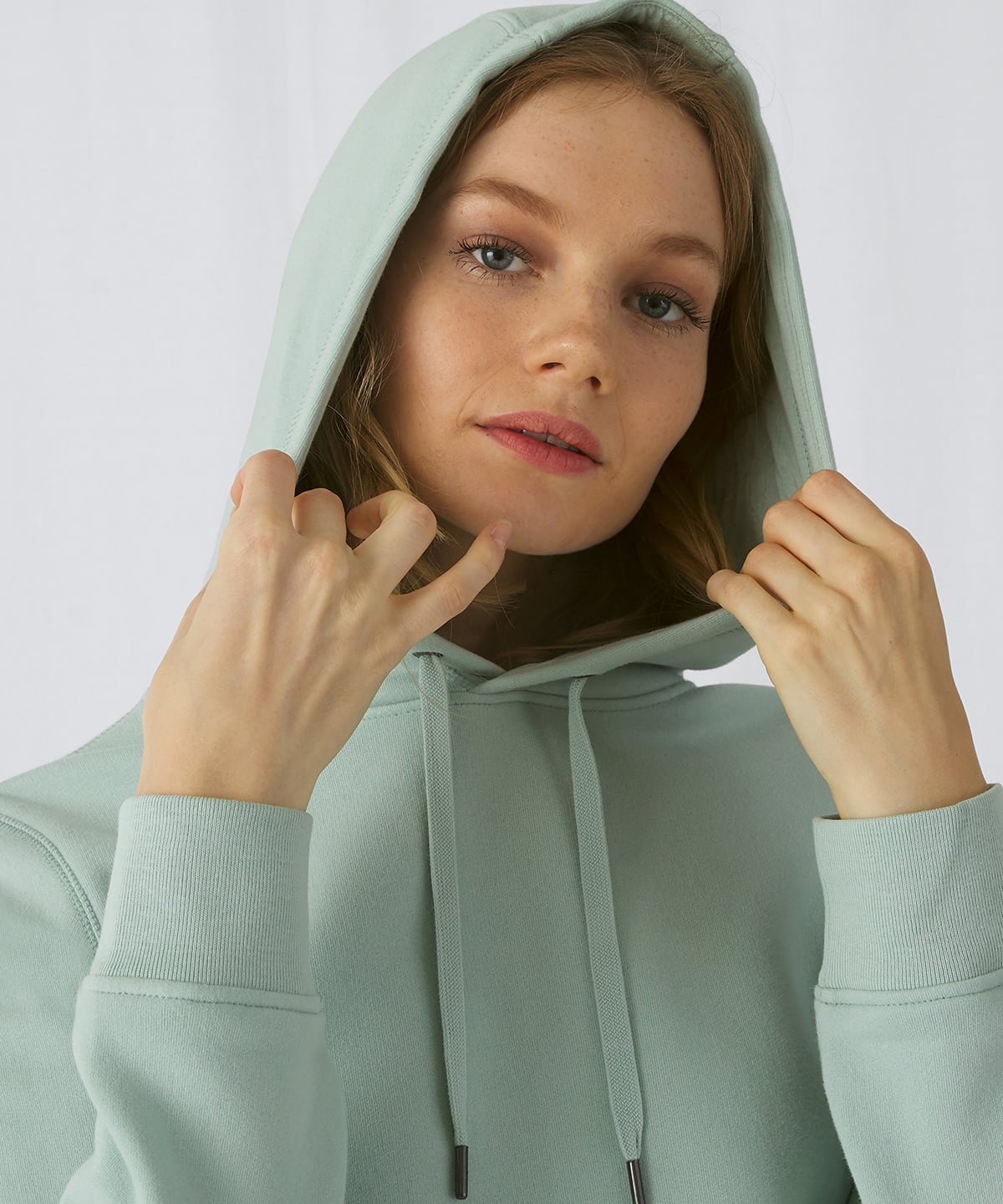 B011F | B&C Queen hooded | B&C Collection