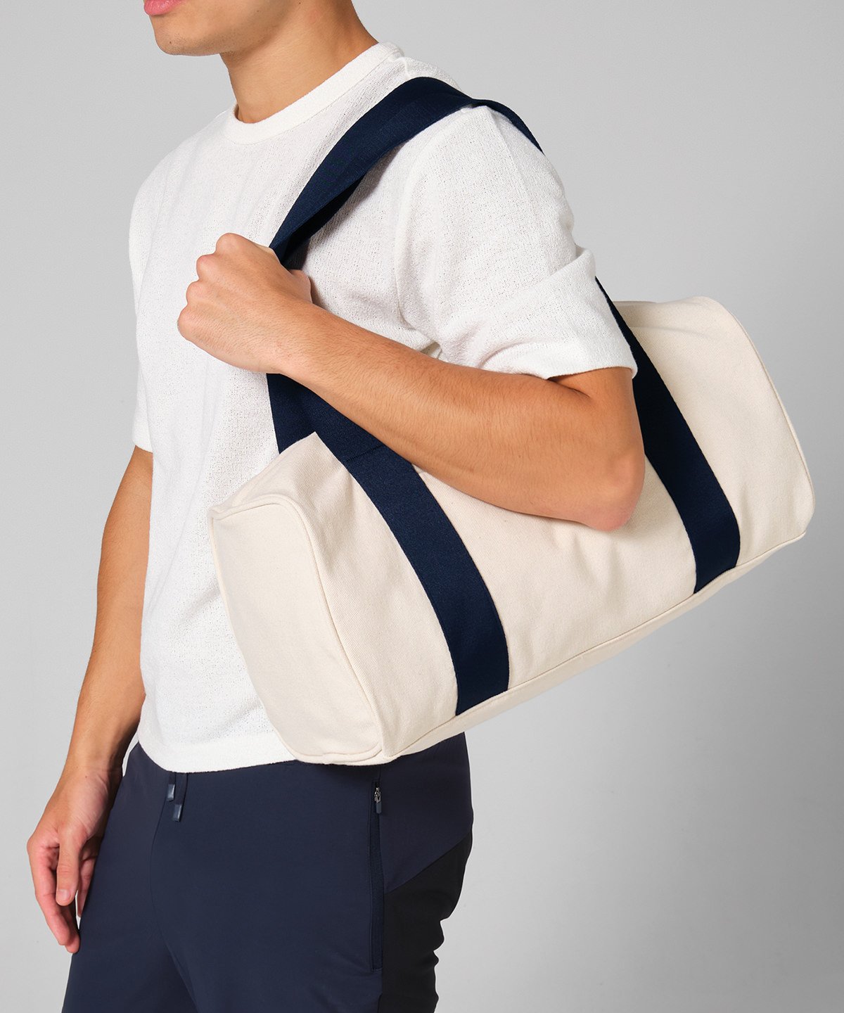 BG676 | Edit canvas duffle | Bagbase