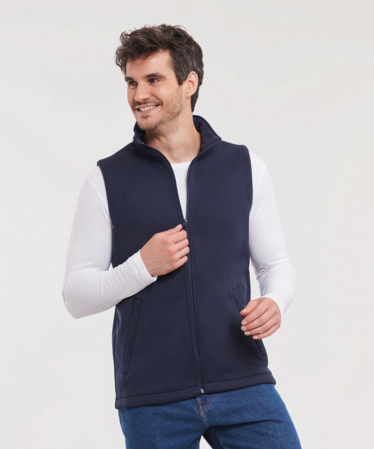 J041M | Smart softshell gilet | Russell Athletic