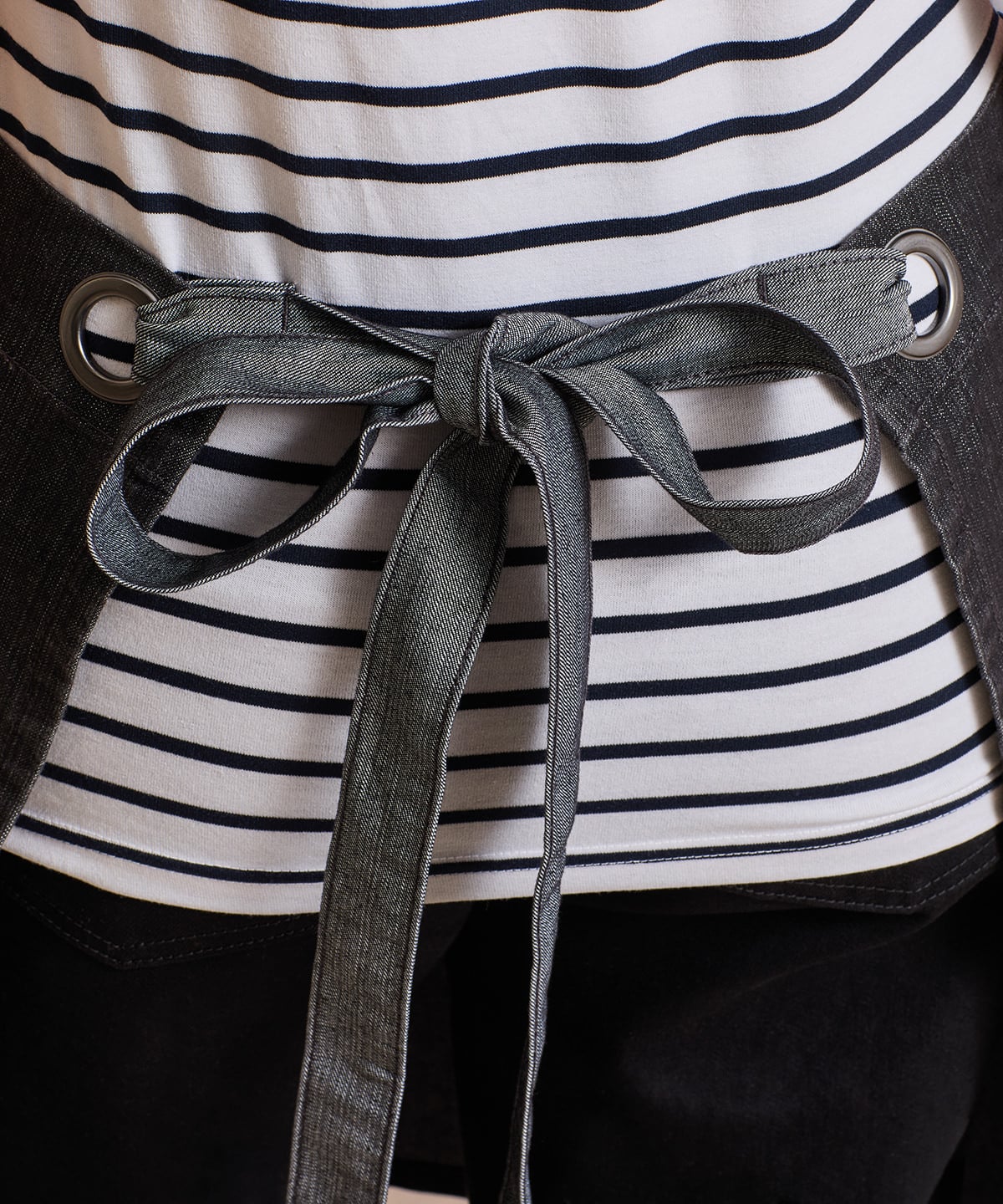 PR128 | Domain contrast denim waist apron | Premier