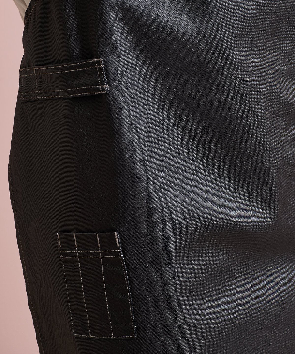 PR134 | District waxed-look denim bib apron | Premier