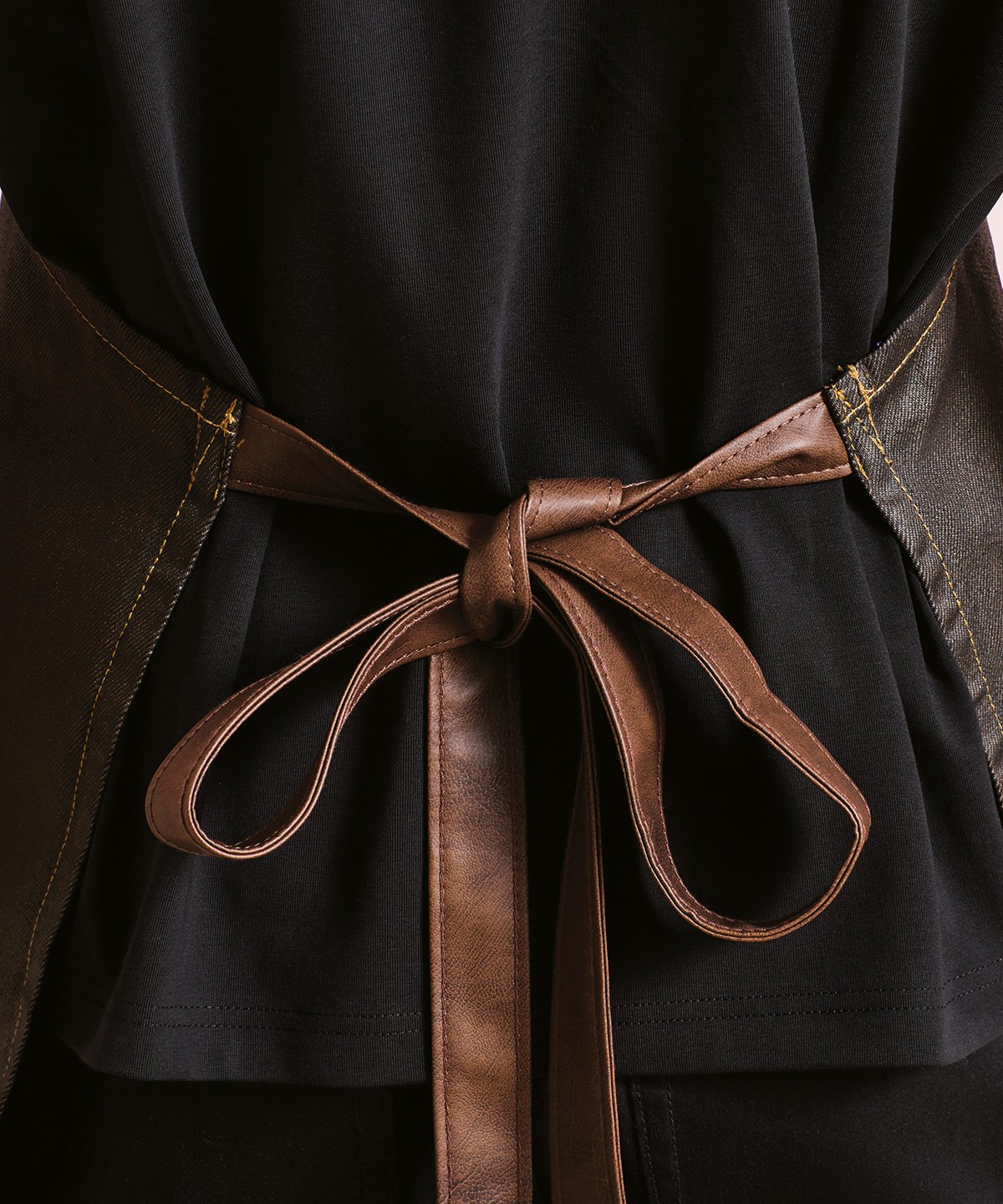 PR136 | Division waxed-look denim bib apron with faux leather | Premier