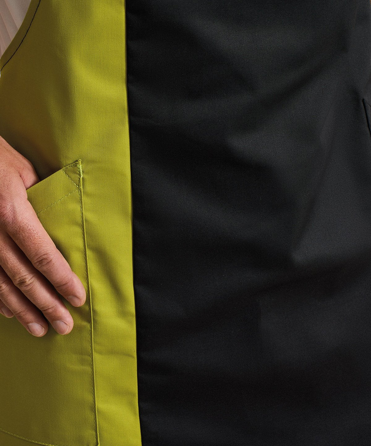 PR162 | Contrast bib apron | Premier