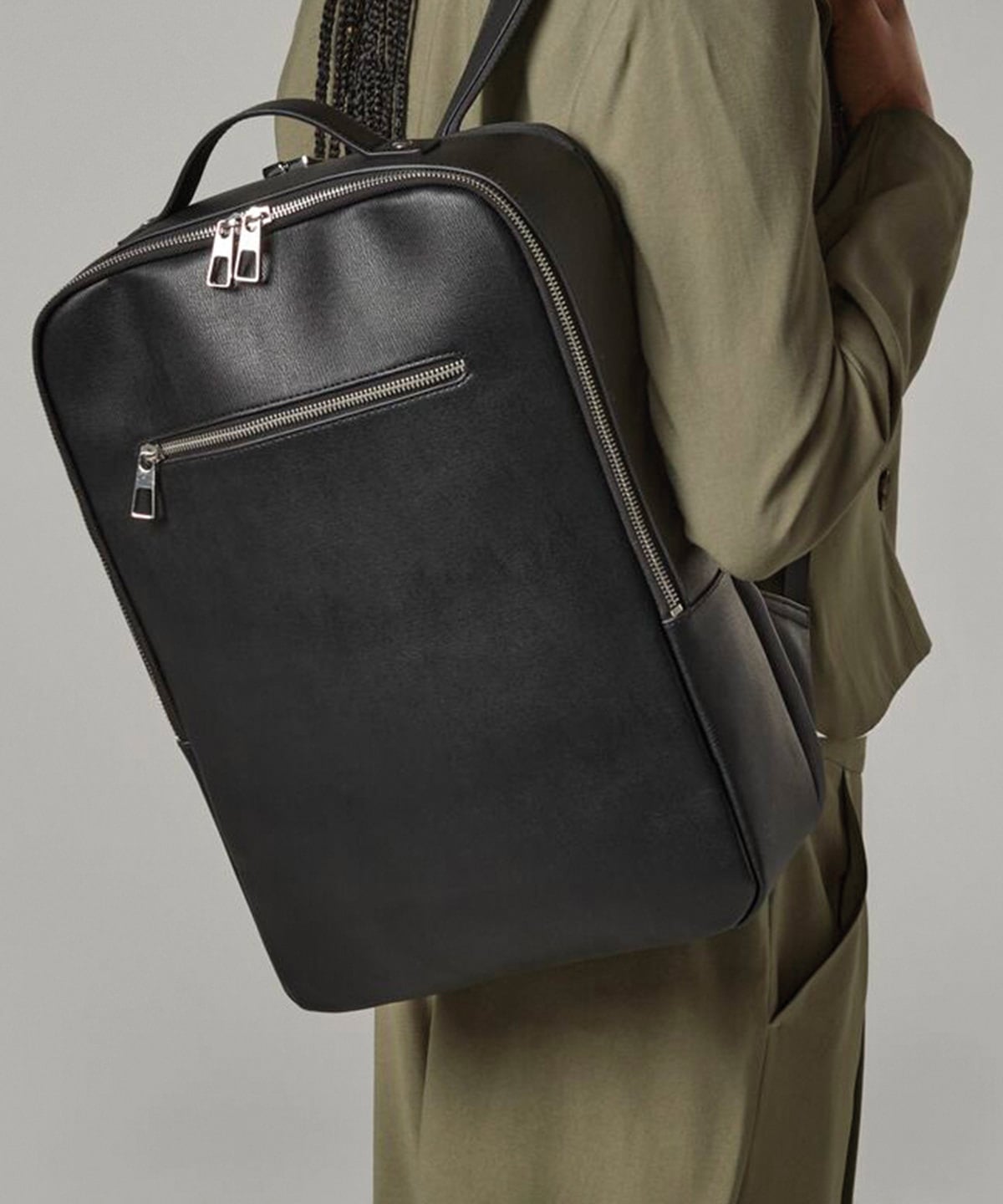 QD774 | Tailored luxe PU backpack | Quadra