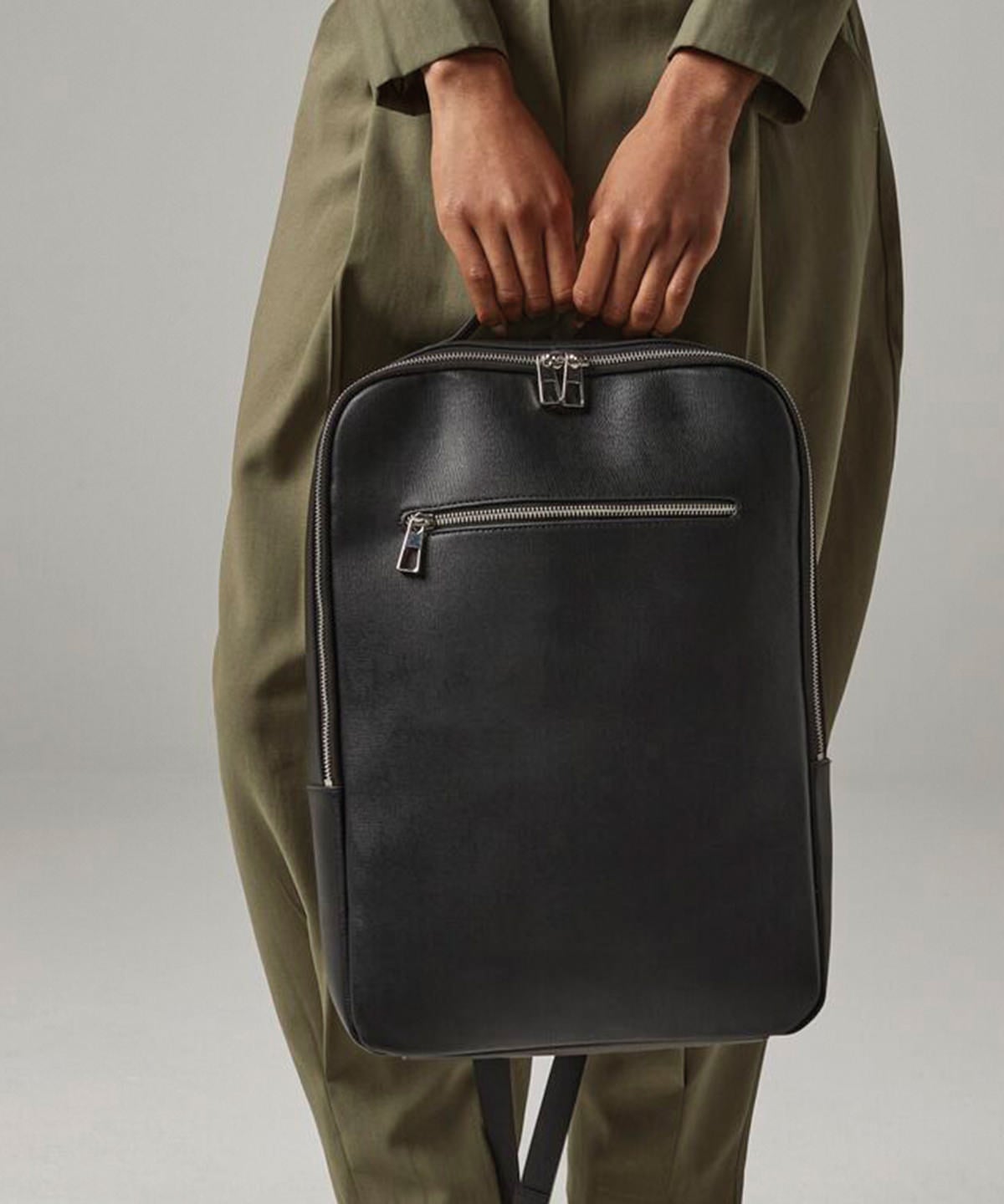 QD774 | Tailored luxe PU backpack | Quadra