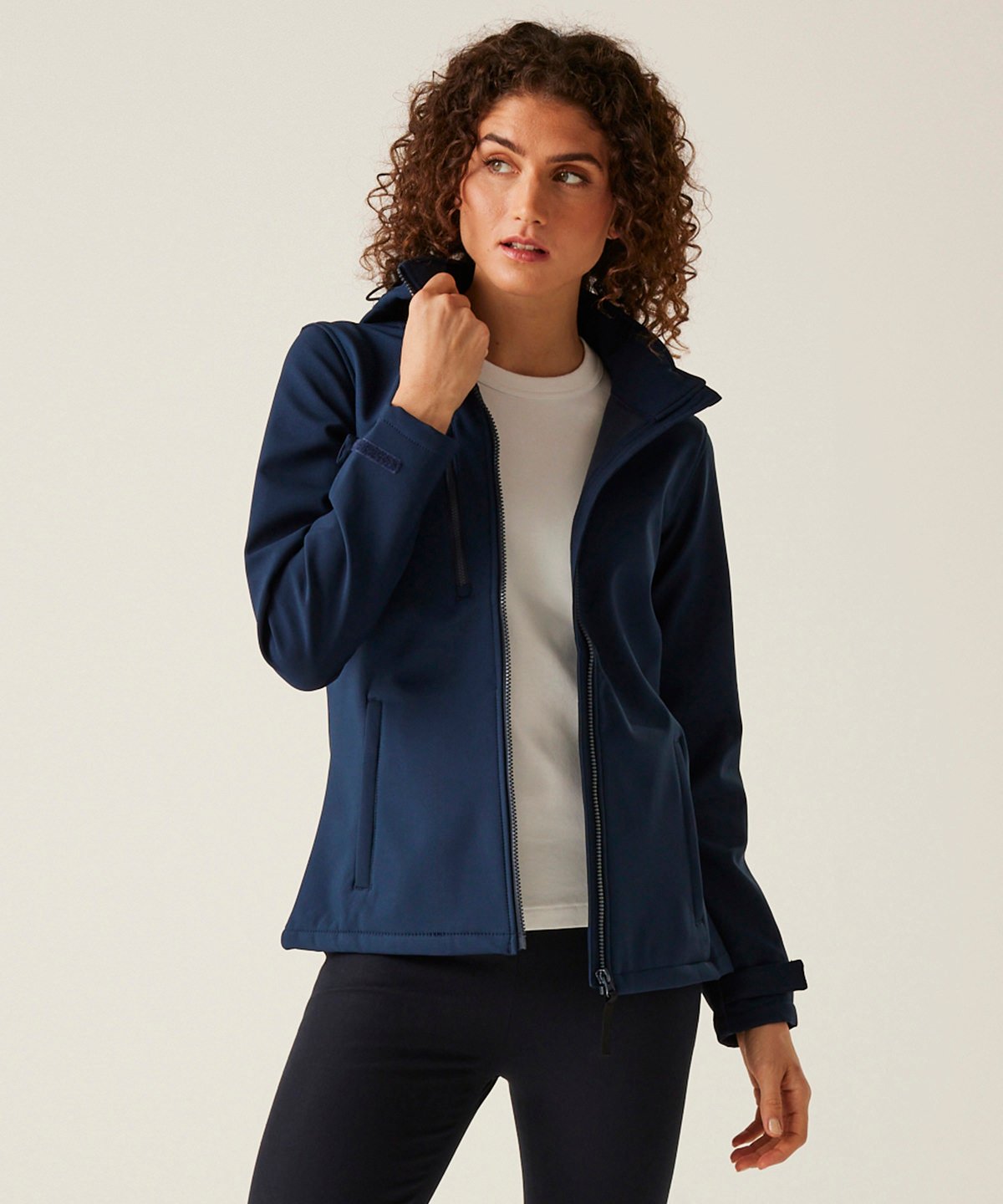 RG153 | Women's venturer 3-layer hooded softshell jacket | Regatta Professional